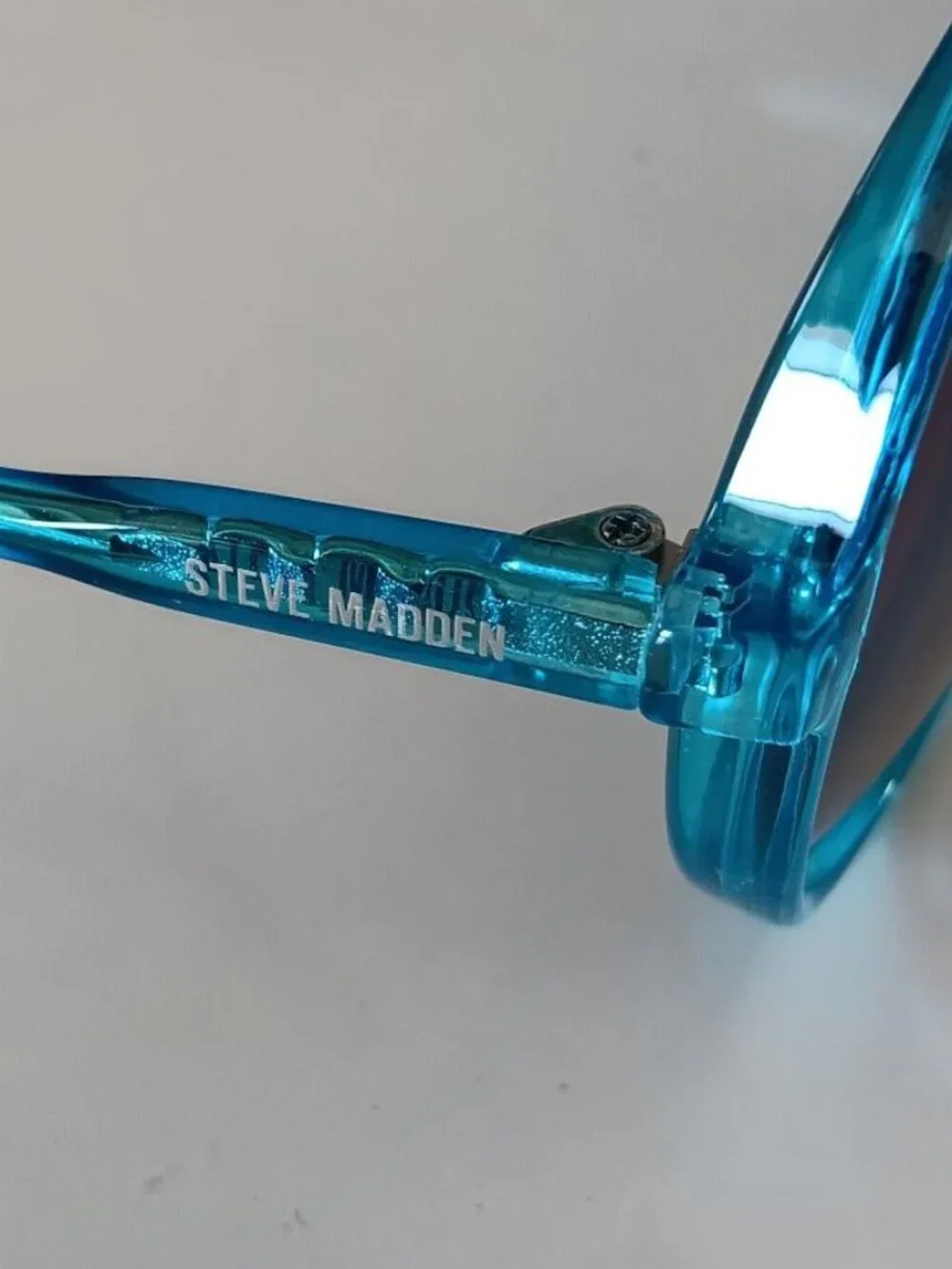 STEVE MADDEN Sunglasses Crystal Blue Frame Gradient Smoke Lens NEW